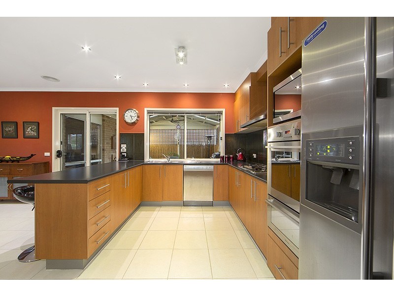 9 The Esplanade, Narre Warren South VIC 3805