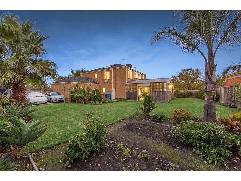 9 The Esplanade, Narre Warren South VIC 3805