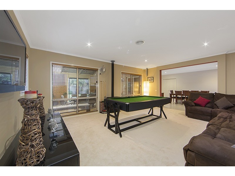 9 The Esplanade, Narre Warren South VIC 3805