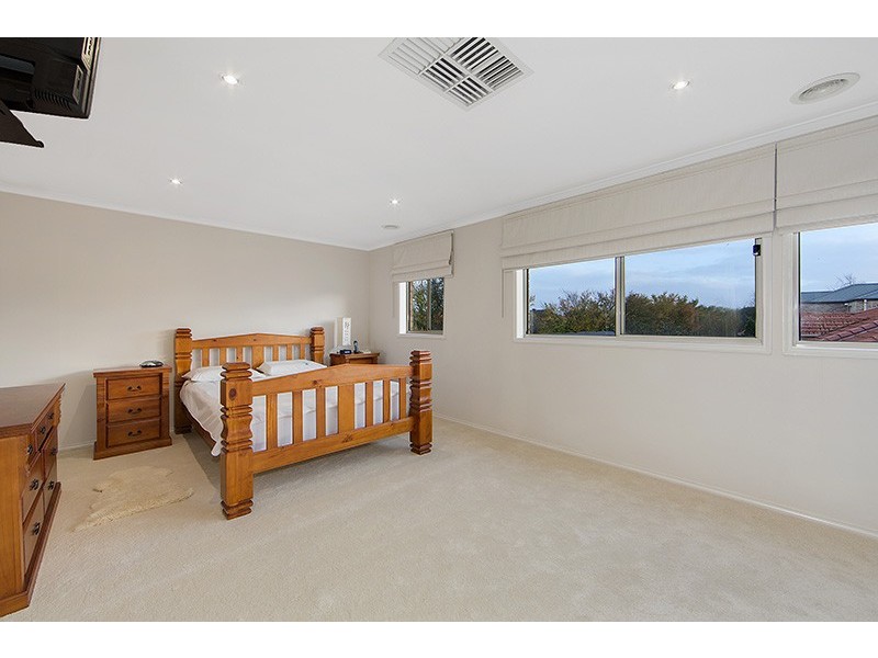 9 The Esplanade, Narre Warren South VIC 3805