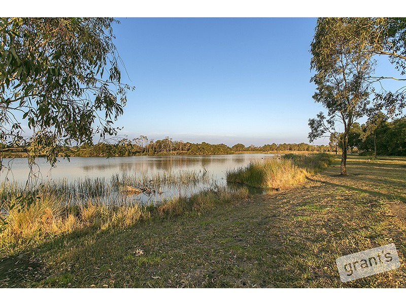 9 The Esplanade, Narre Warren South VIC 3805