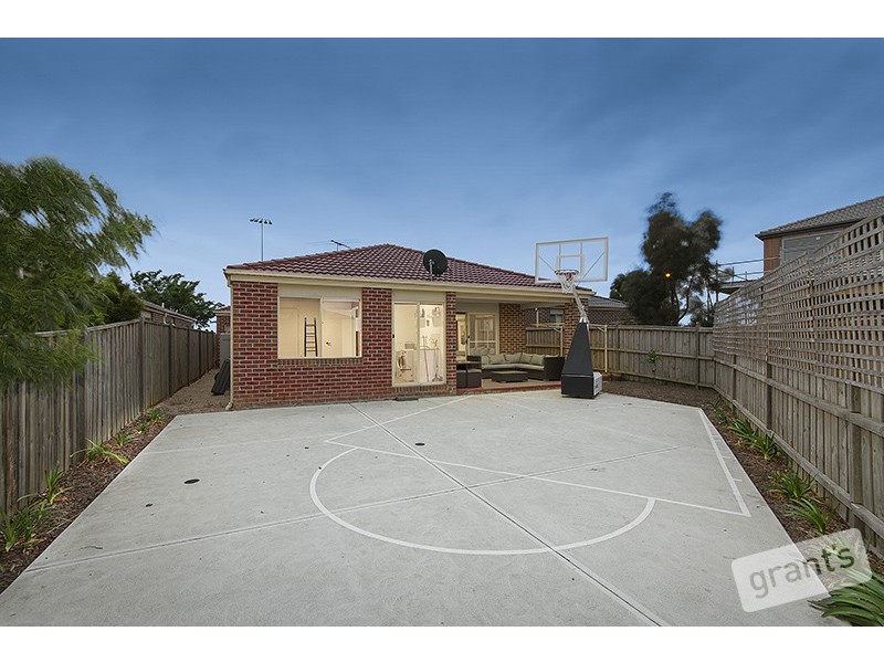 2 Roseville Court, Berwick VIC 3806