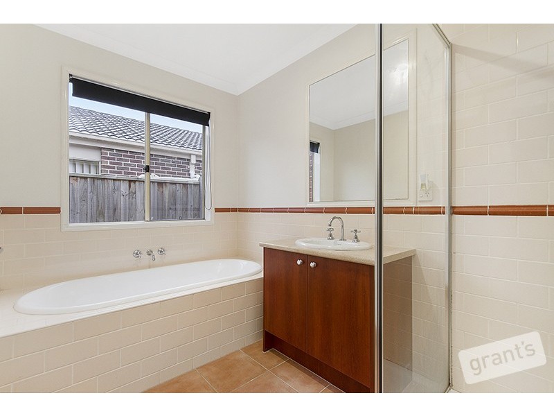 2 Roseville Court, Berwick VIC 3806