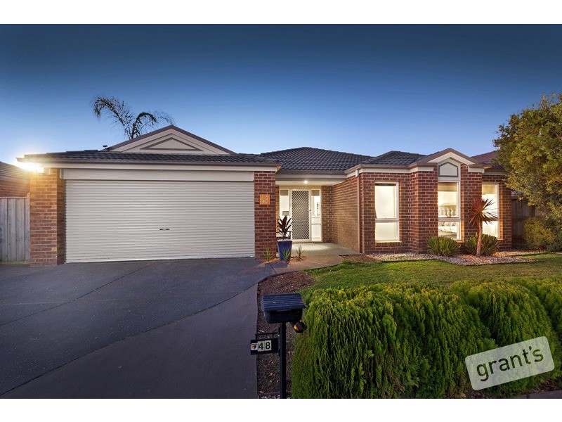 48 Golden Grove Drive, Narre Warren South VIC 3805