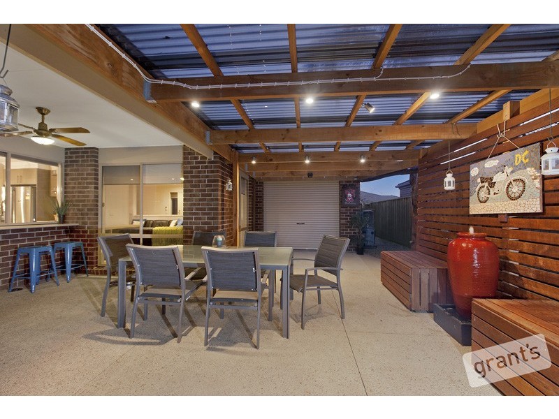 48 Golden Grove Drive, Narre Warren South VIC 3805