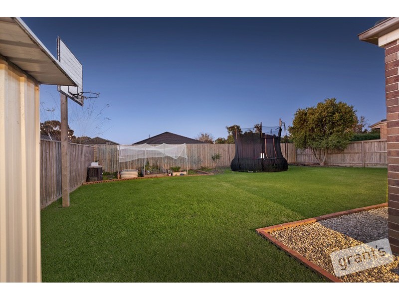 48 Golden Grove Drive, Narre Warren South VIC 3805