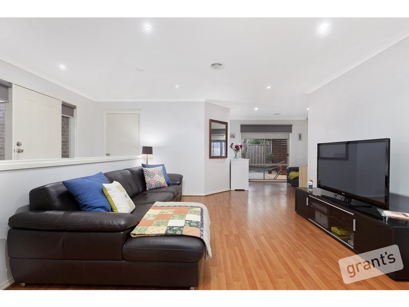 48 Golden Grove Drive, Narre Warren South VIC 3805