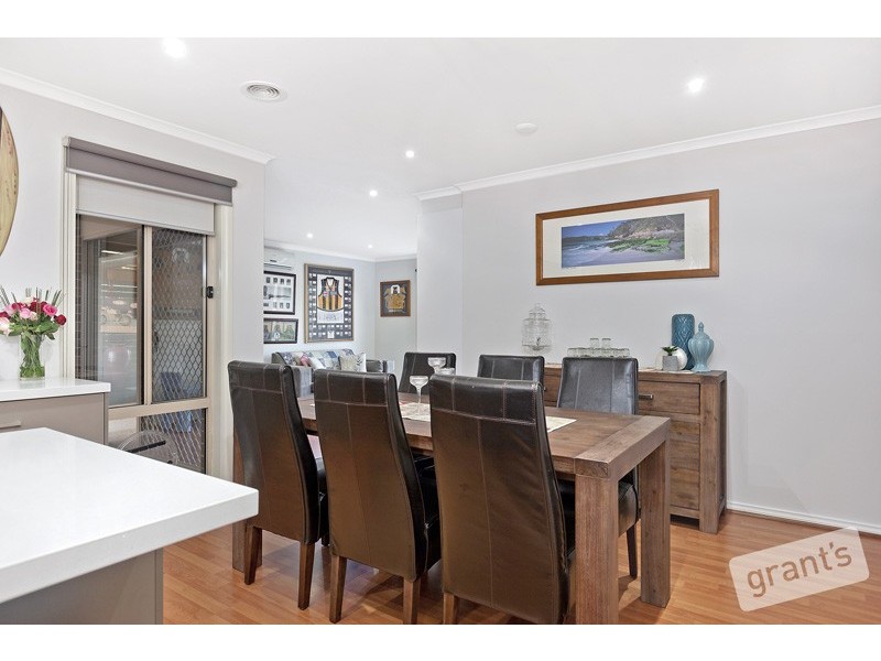 48 Golden Grove Drive, Narre Warren South VIC 3805