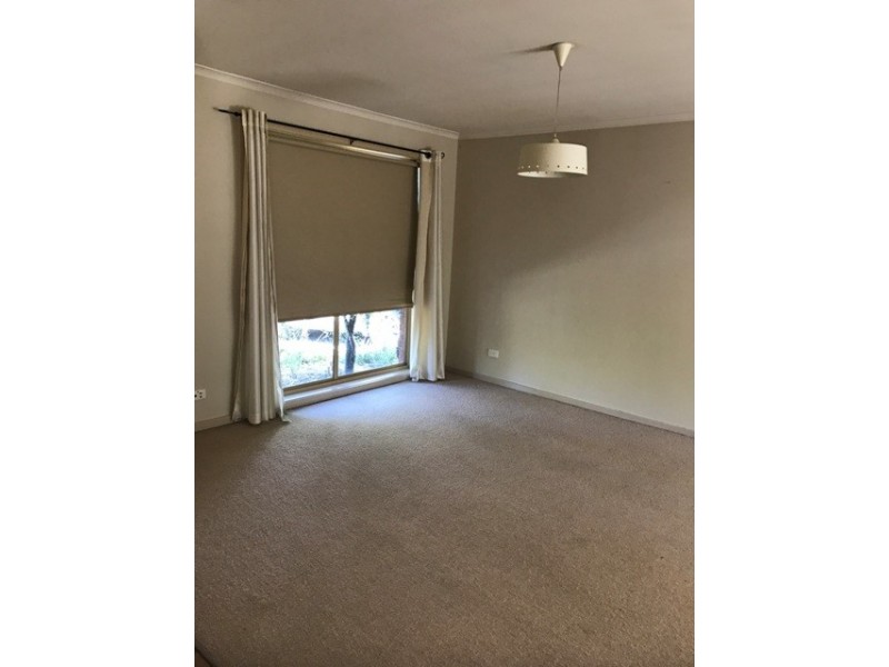 2/47 Cheviot Ave, Berwick VIC 3806