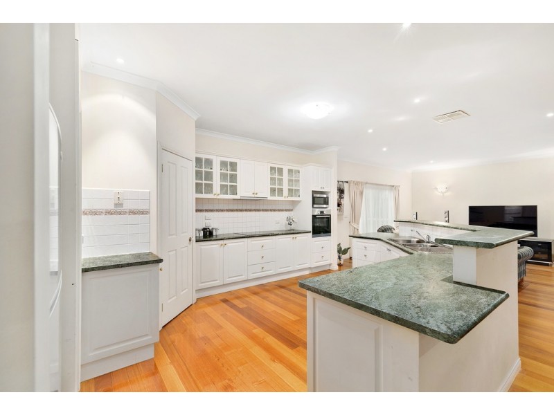 46 Edgbaston Circuit, Berwick VIC 3806