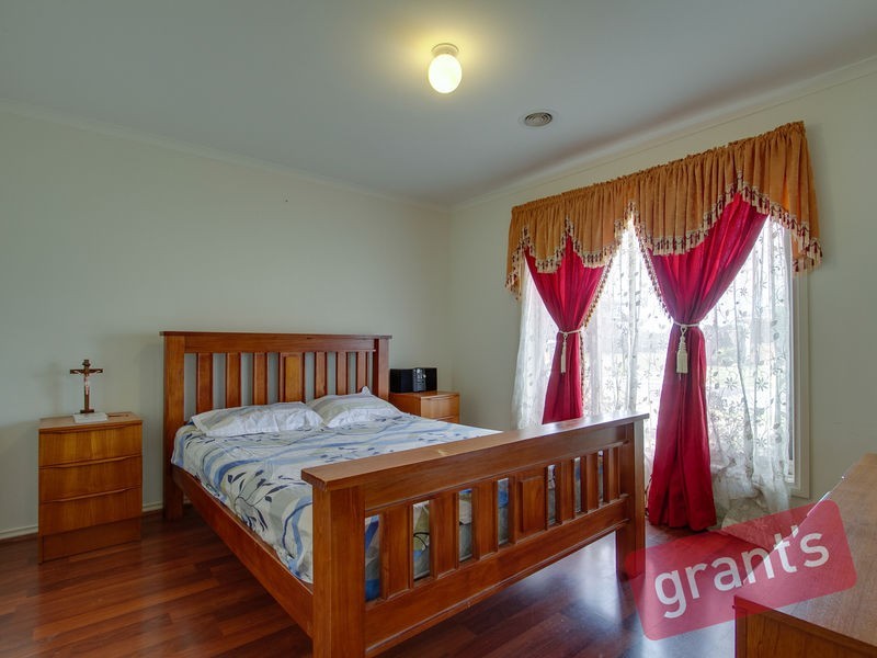 8 Palmer Drive, Narre Warren VIC 3805