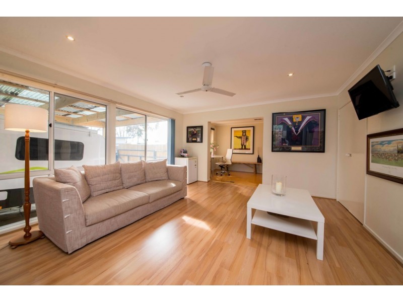 16 Adamson Road, Beaconsfield VIC 3807