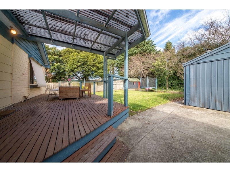 16 Adamson Road, Beaconsfield VIC 3807