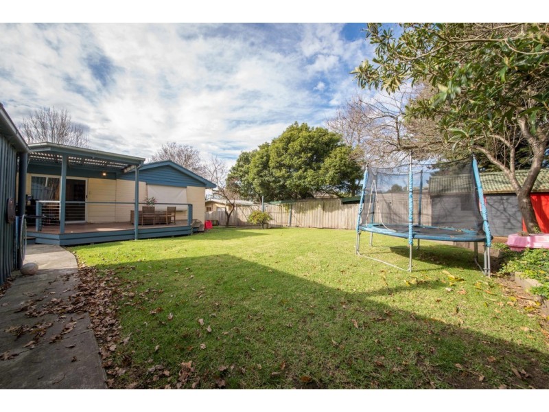 16 Adamson Road, Beaconsfield VIC 3807