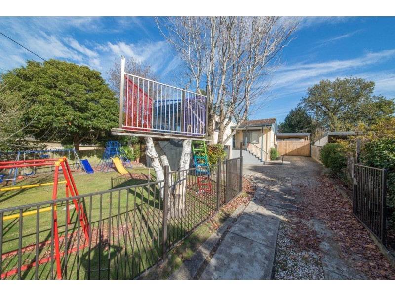 16 Adamson Road, Beaconsfield VIC 3807