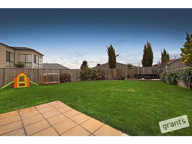 127 Robinswood Parade, Narre Warren South VIC 3805