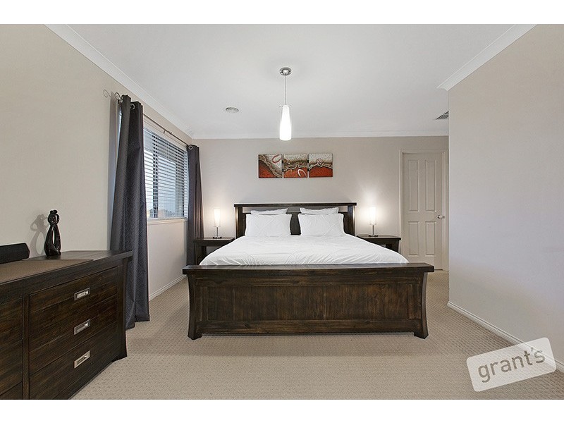 127 Robinswood Parade, Narre Warren South VIC 3805