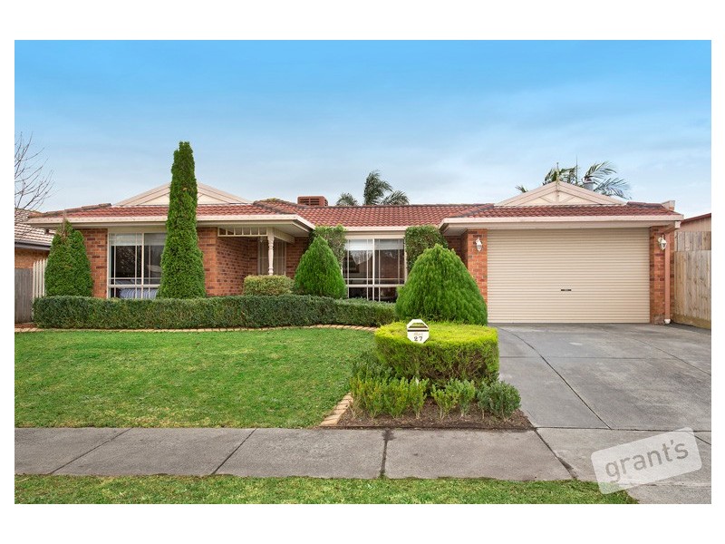 27 Leonie Court, Narre Warren VIC 3805