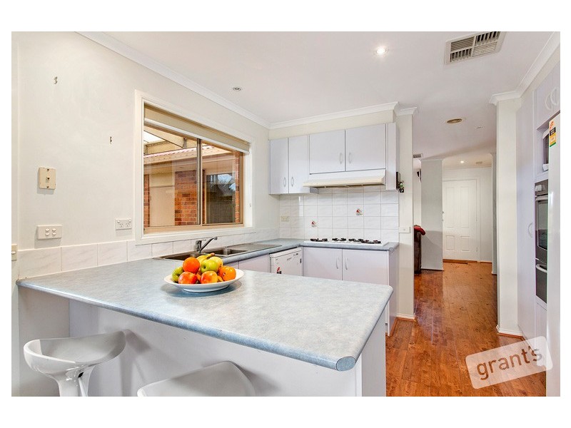 27 Leonie Court, Narre Warren VIC 3805