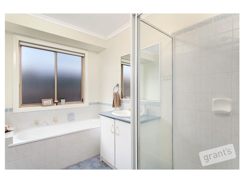 27 Leonie Court, Narre Warren VIC 3805