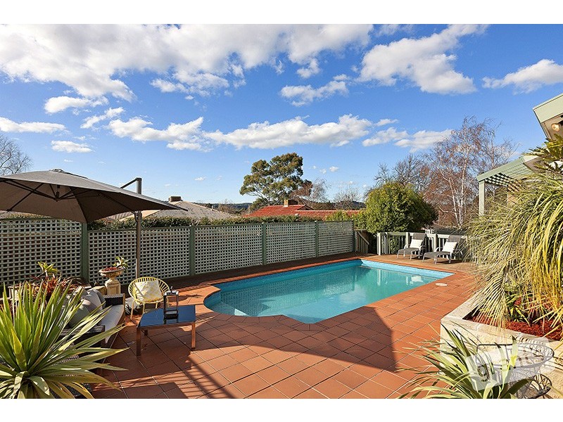 12 McKay Close, Berwick VIC 3806