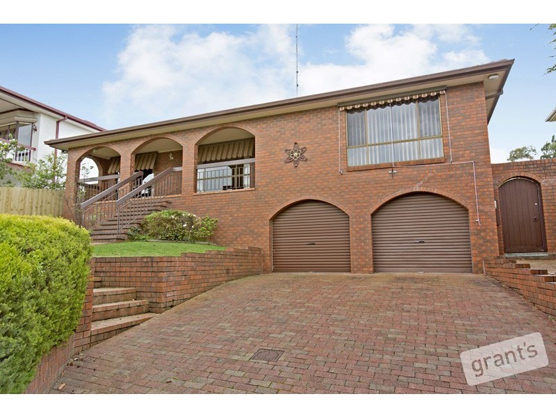 24 Rheanva Street, Berwick VIC 3806