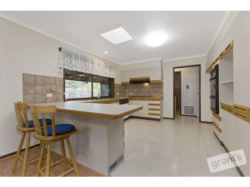 24 Rheanva Street, Berwick VIC 3806