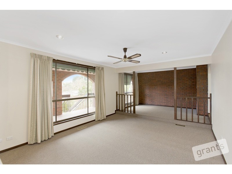 24 Rheanva Street, Berwick VIC 3806