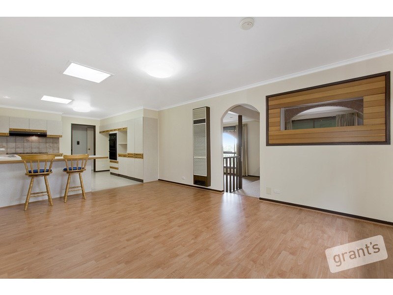 24 Rheanva Street, Berwick VIC 3806