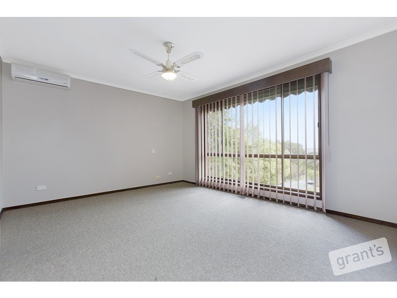24 Rheanva Street, Berwick VIC 3806