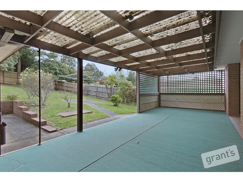 24 Rheanva Street, Berwick VIC 3806