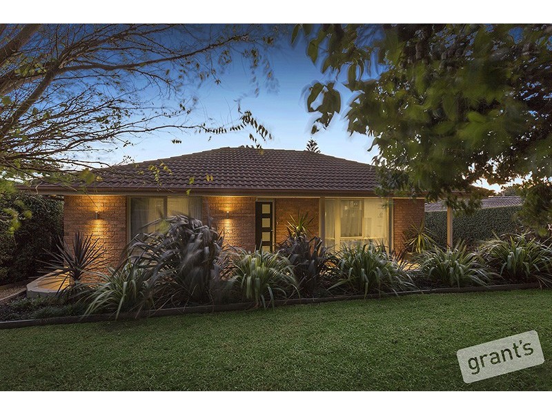 62 Strathavan Drive, Berwick VIC 3806