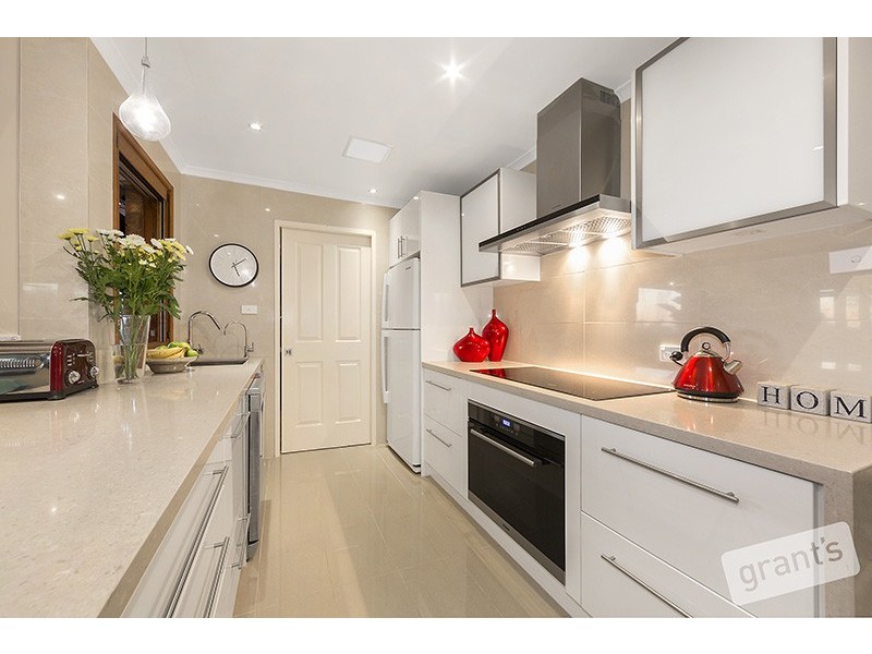 62 Strathavan Drive, Berwick VIC 3806