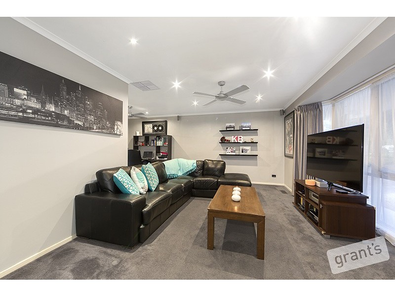 62 Strathavan Drive, Berwick VIC 3806