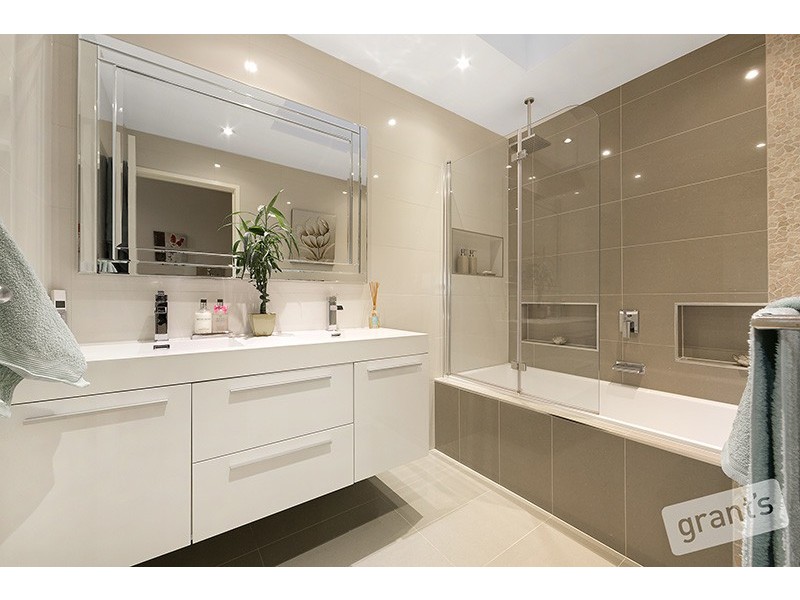 62 Strathavan Drive, Berwick VIC 3806