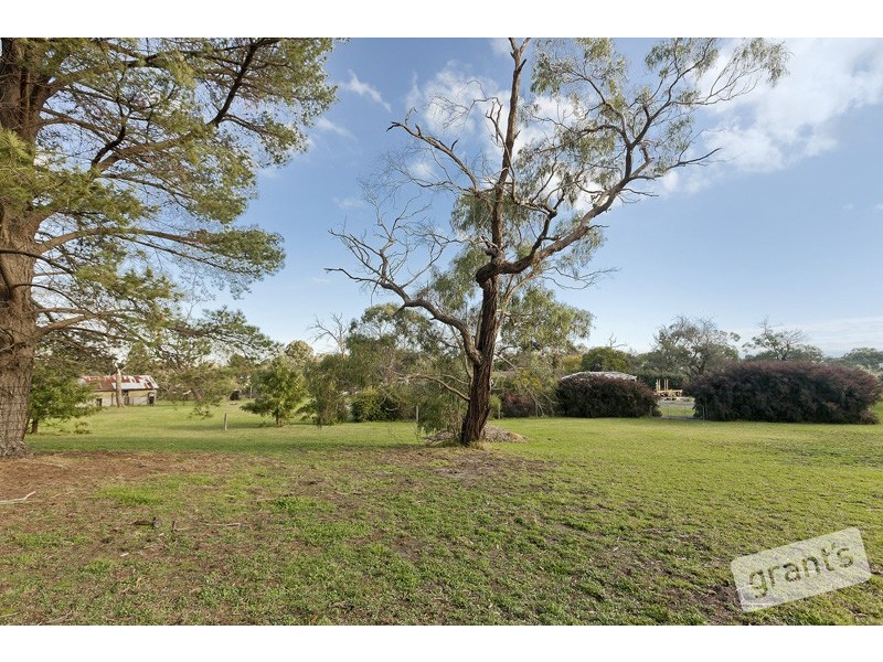 47 Browns Road, Devon Meadows VIC 3977