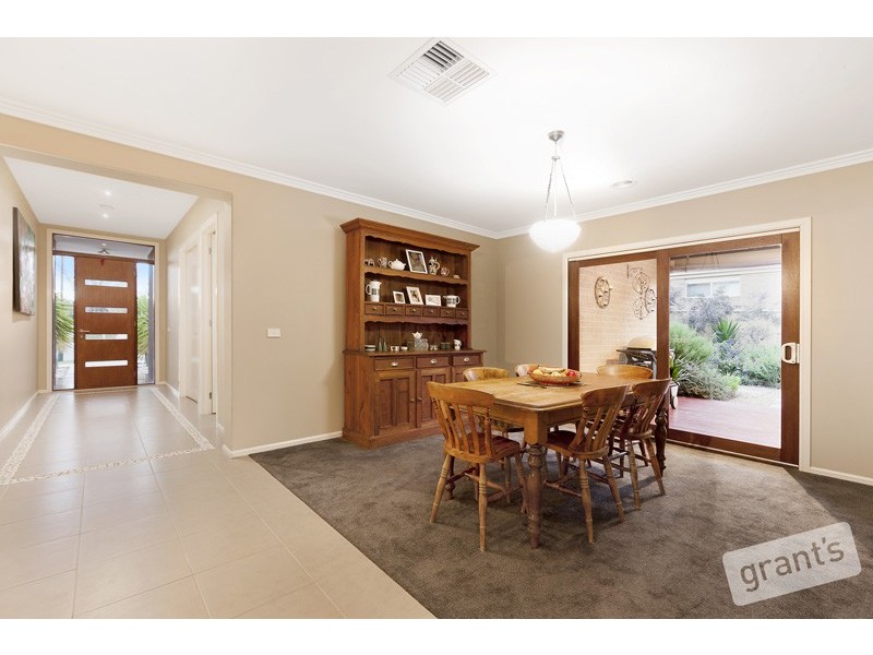 19 Marbelia Drive, Berwick VIC 3806