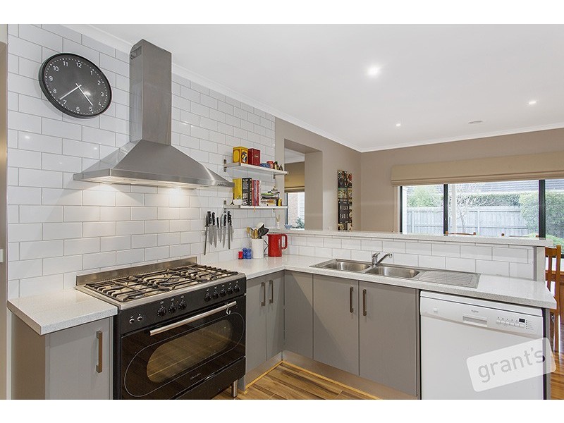 42 Wood Road, Narre Warren South VIC 3805