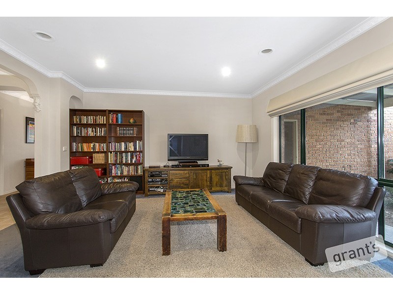 42 Wood Road, Narre Warren South VIC 3805