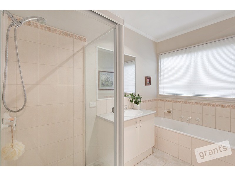 42 Wood Road, Narre Warren South VIC 3805