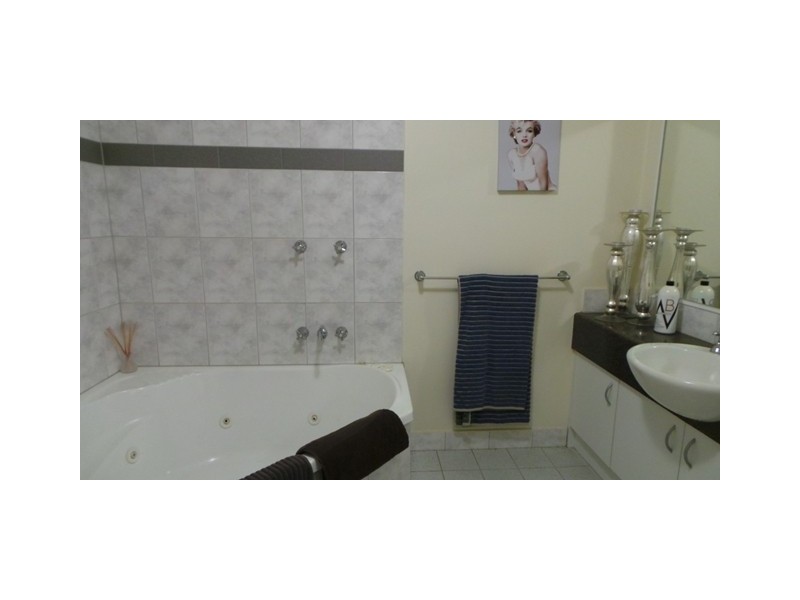 35 The Strand, Narre Warren South VIC 3805