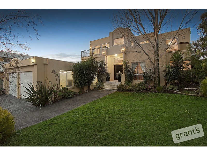 18 Natren Court, Berwick VIC 3806