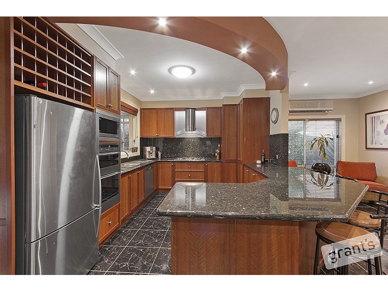 18 Natren Court, Berwick VIC 3806