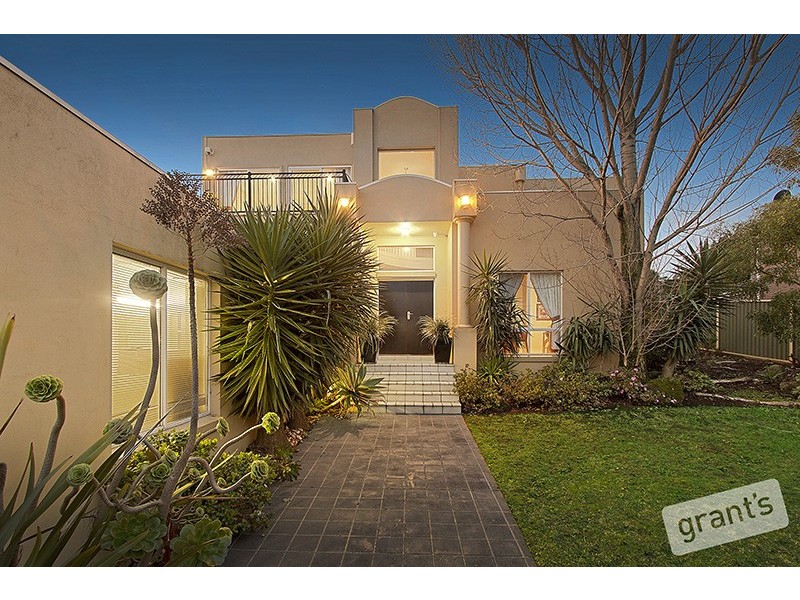 18 Natren Court, Berwick VIC 3806