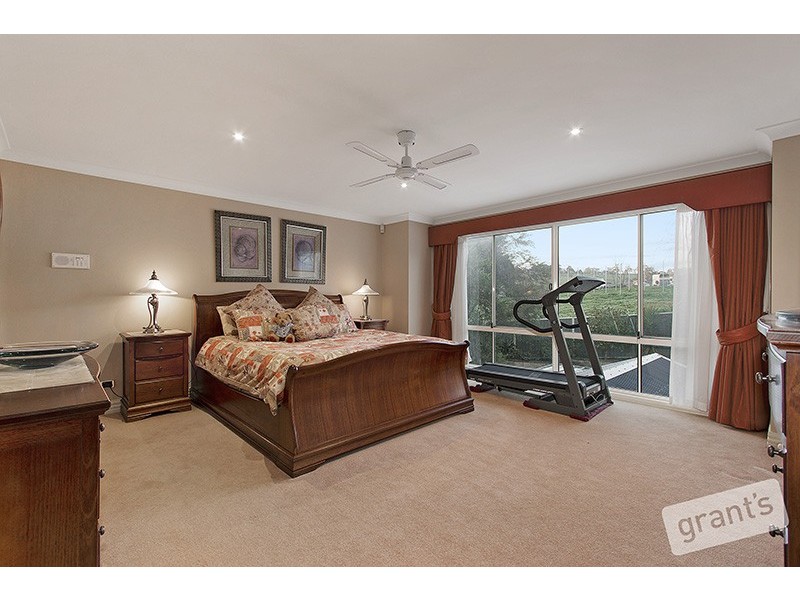 18 Natren Court, Berwick VIC 3806