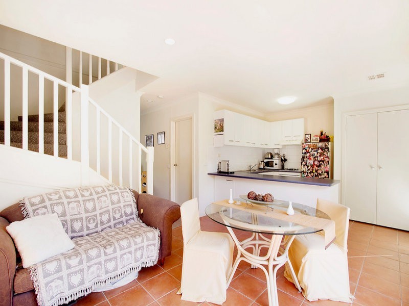 16/2-6 Jerilderie Drive, Berwick VIC 3806