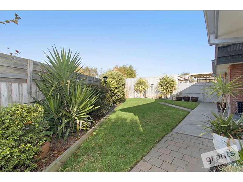 6 Ashton Rise, Narre Warren South VIC 3805