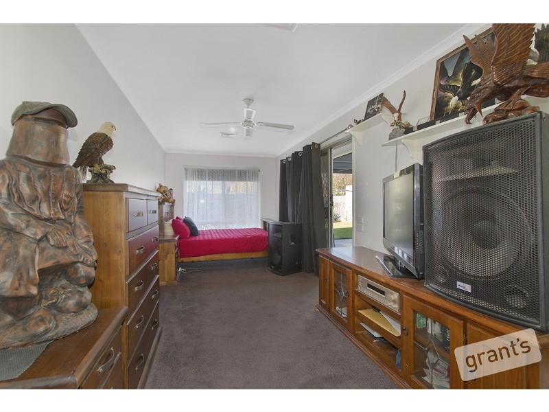 6 Ashton Rise, Narre Warren South VIC 3805