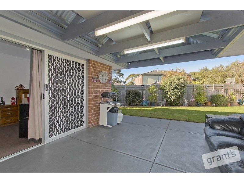 6 Ashton Rise, Narre Warren South VIC 3805