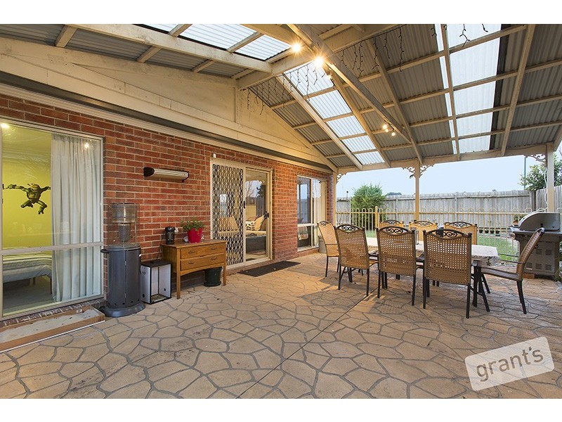 27 Pendulum Place, Berwick VIC 3806